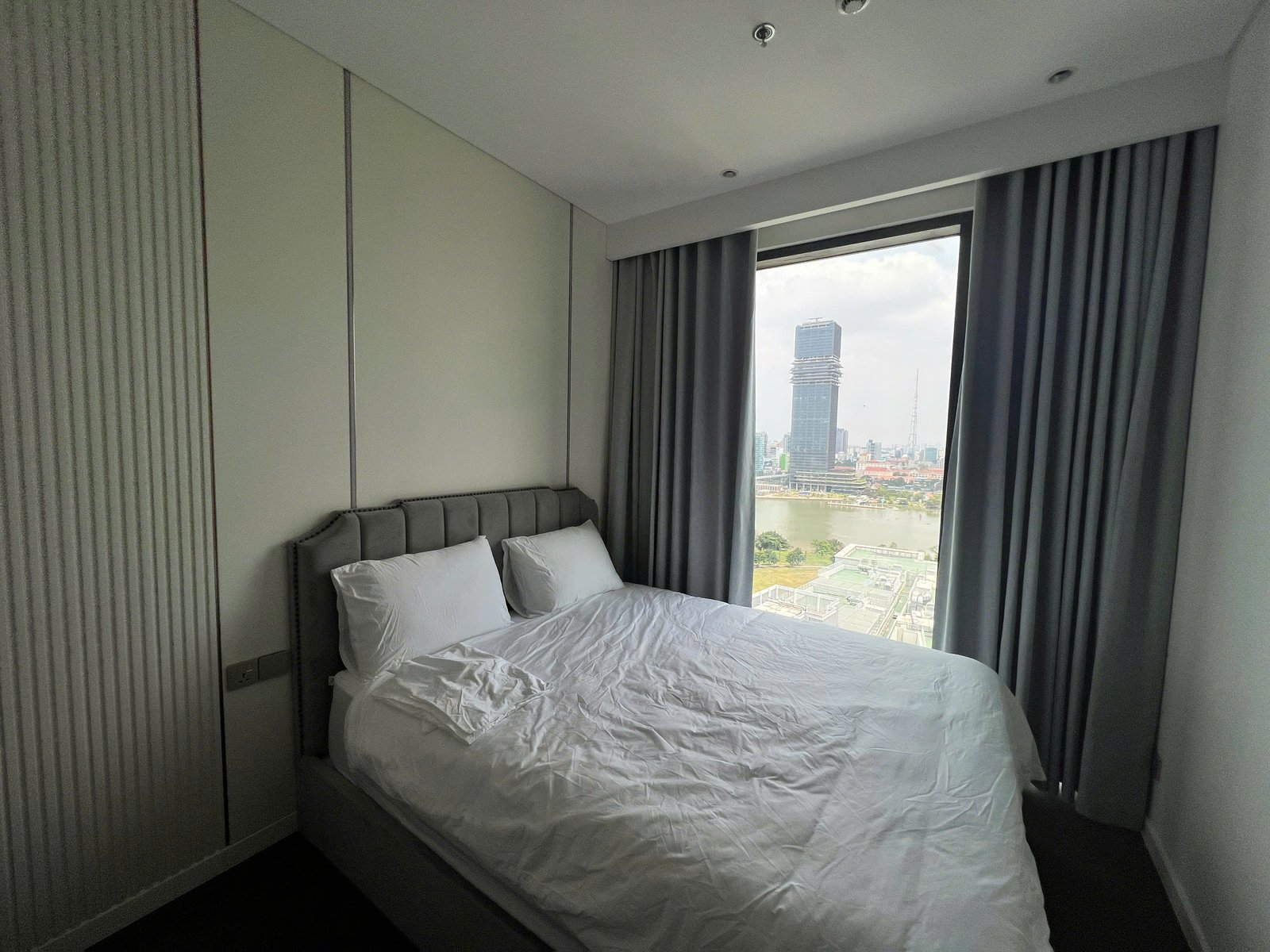 z7789285466171_f2f6f16bbbf213b87e743cc38a6b6813 The Metropole / 3BR / $3,800