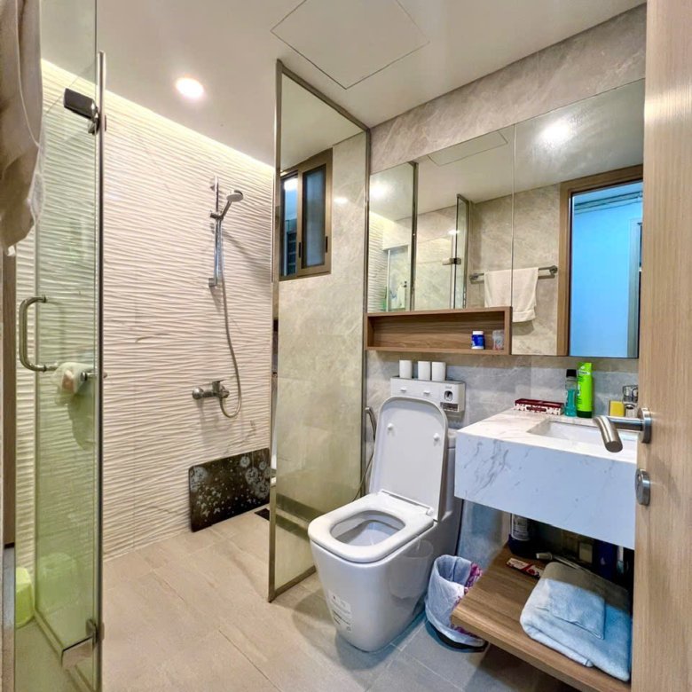 MIDTOWN / 2BR / $1,060