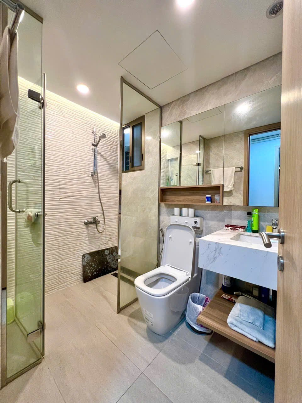 MIDTOWN / 2BR / $1,060