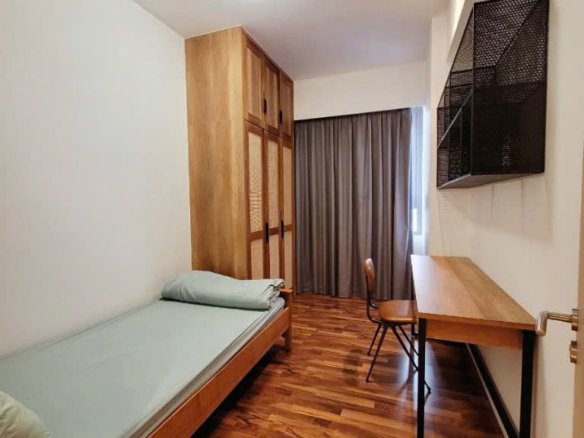 Riverpark Premier / 3BR / $3,300