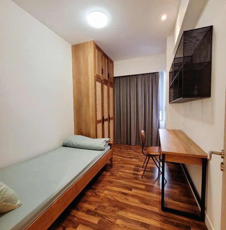 Riverpark Premier / 3BR / $3,300