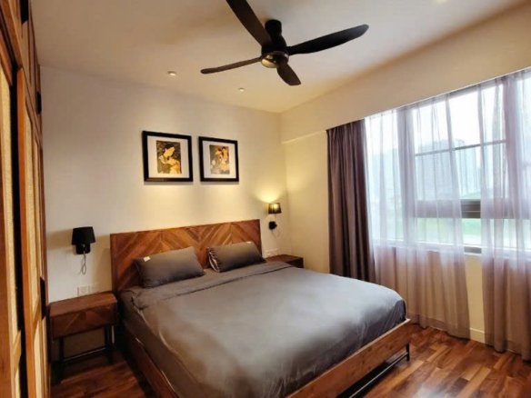 Riverpark Premier / 3BR / $3,300