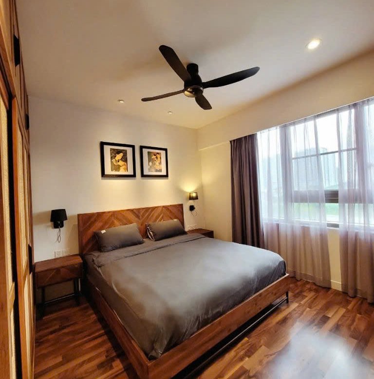 Riverpark Premier / 3BR / $3,300