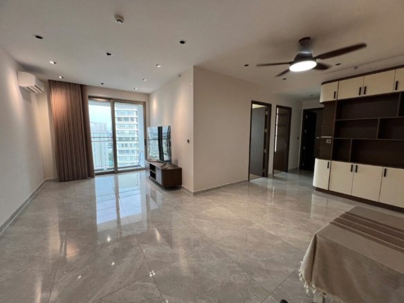 MIDTOWN / 2BR / $2,100