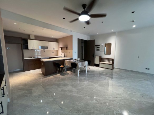 MIDTOWN / 2BR / $2,100