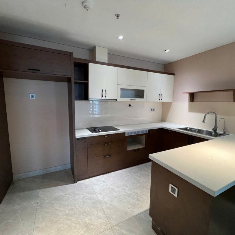 MIDTOWN / 2BR / $2,100
