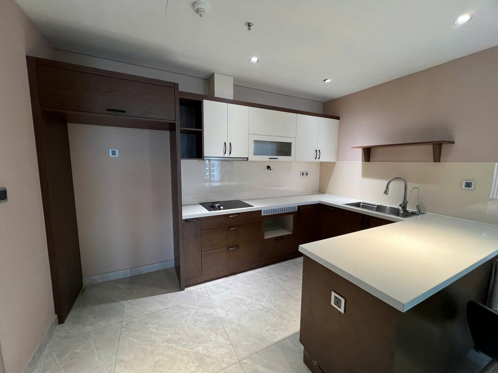 MIDTOWN / 2BR / $2,100