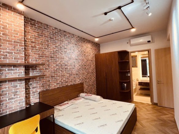 MIDTOWN / 2BR / $1,520