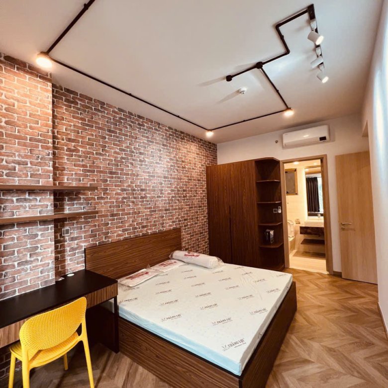 MIDTOWN / 2BR / $1,520