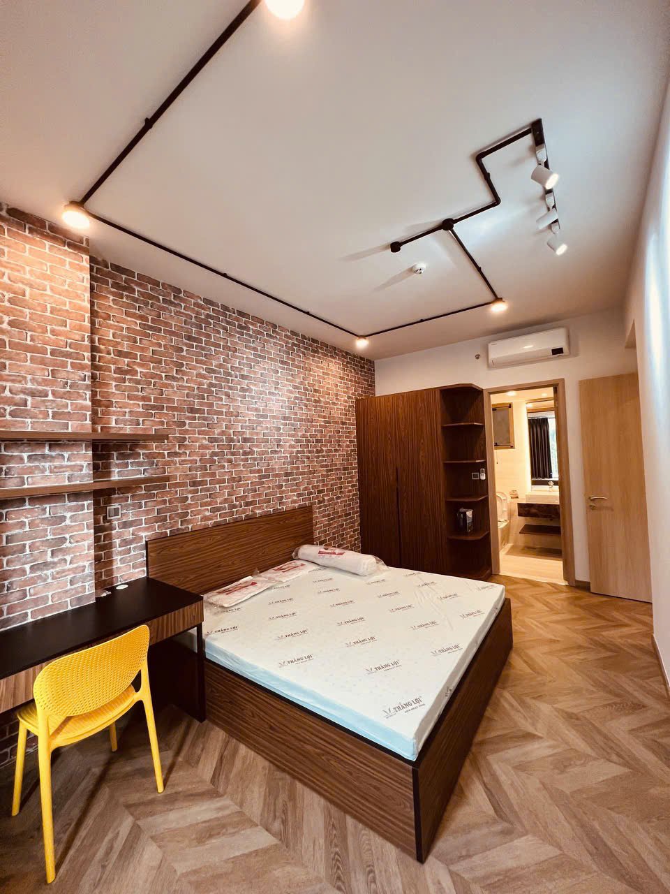 MIDTOWN / 2BR / $1,520