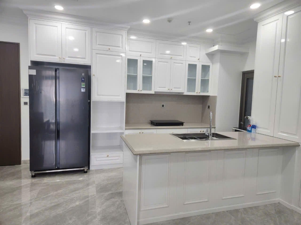 MIDTOWN / 3BR / $2,280