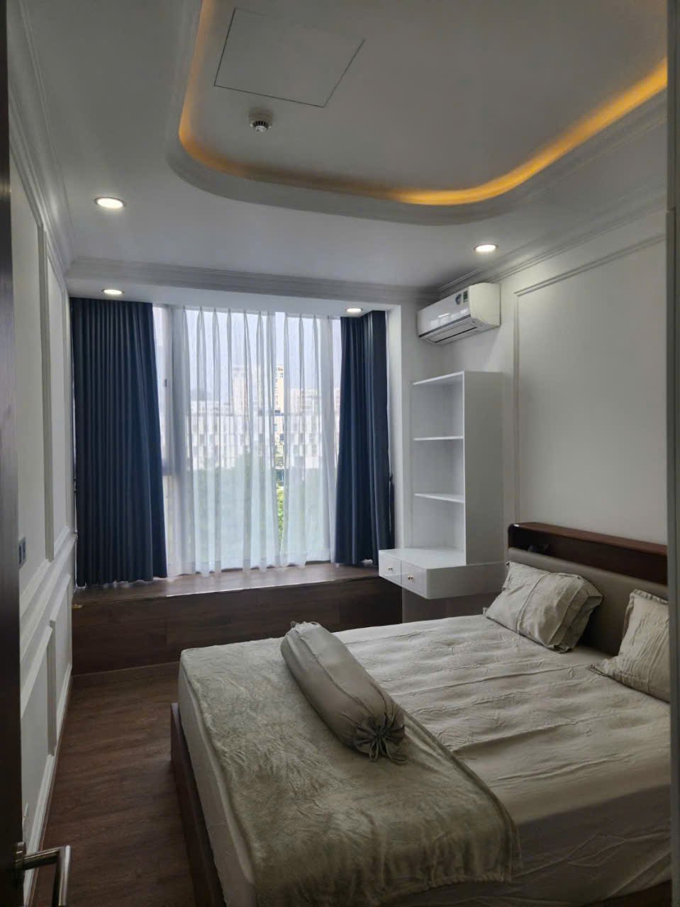 MIDTOWN / 3BR / $2,280