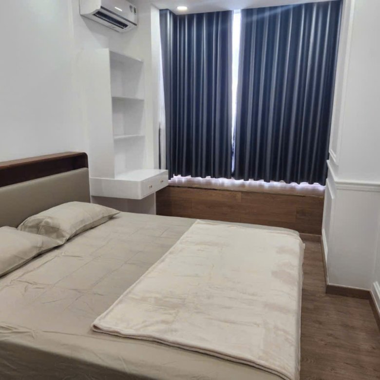 MIDTOWN / 3BR / $2,280
