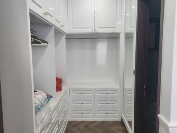MIDTOWN / 3BR / $2,280