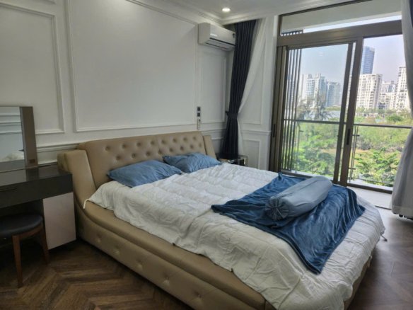 MIDTOWN / 3BR / $2,280