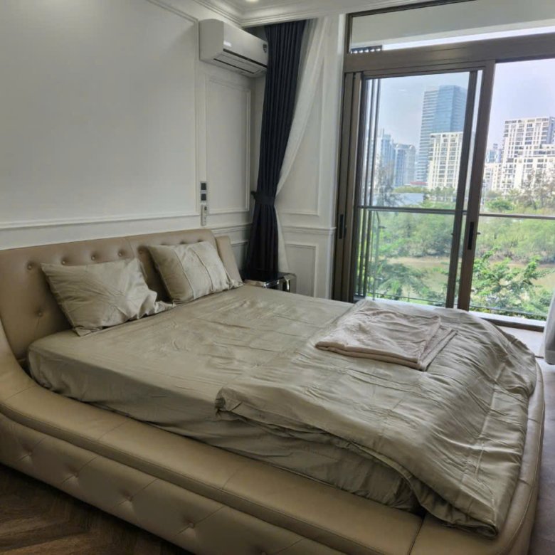 MIDTOWN / 3BR / $2,280