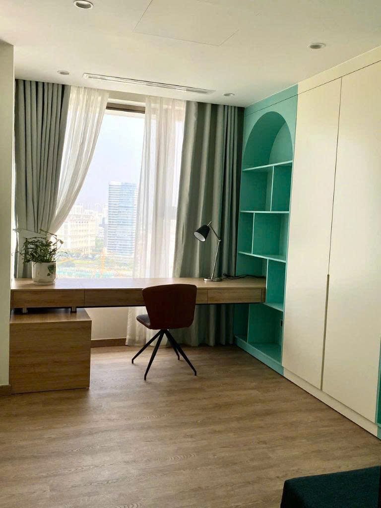 MIDTOWN / 3BR / $2,400