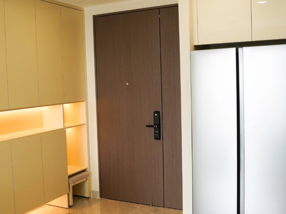 MIDTOWN / 3BR / $2,090