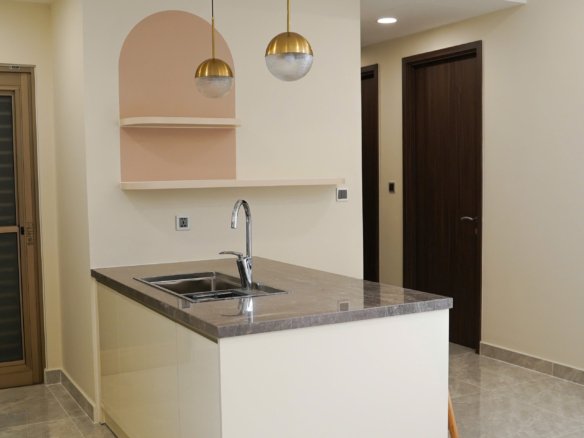 MIDTOWN / 3BR / $2,090