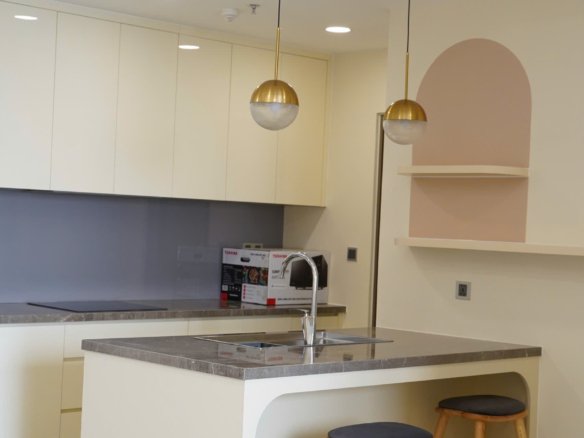 MIDTOWN / 3BR / $2,090