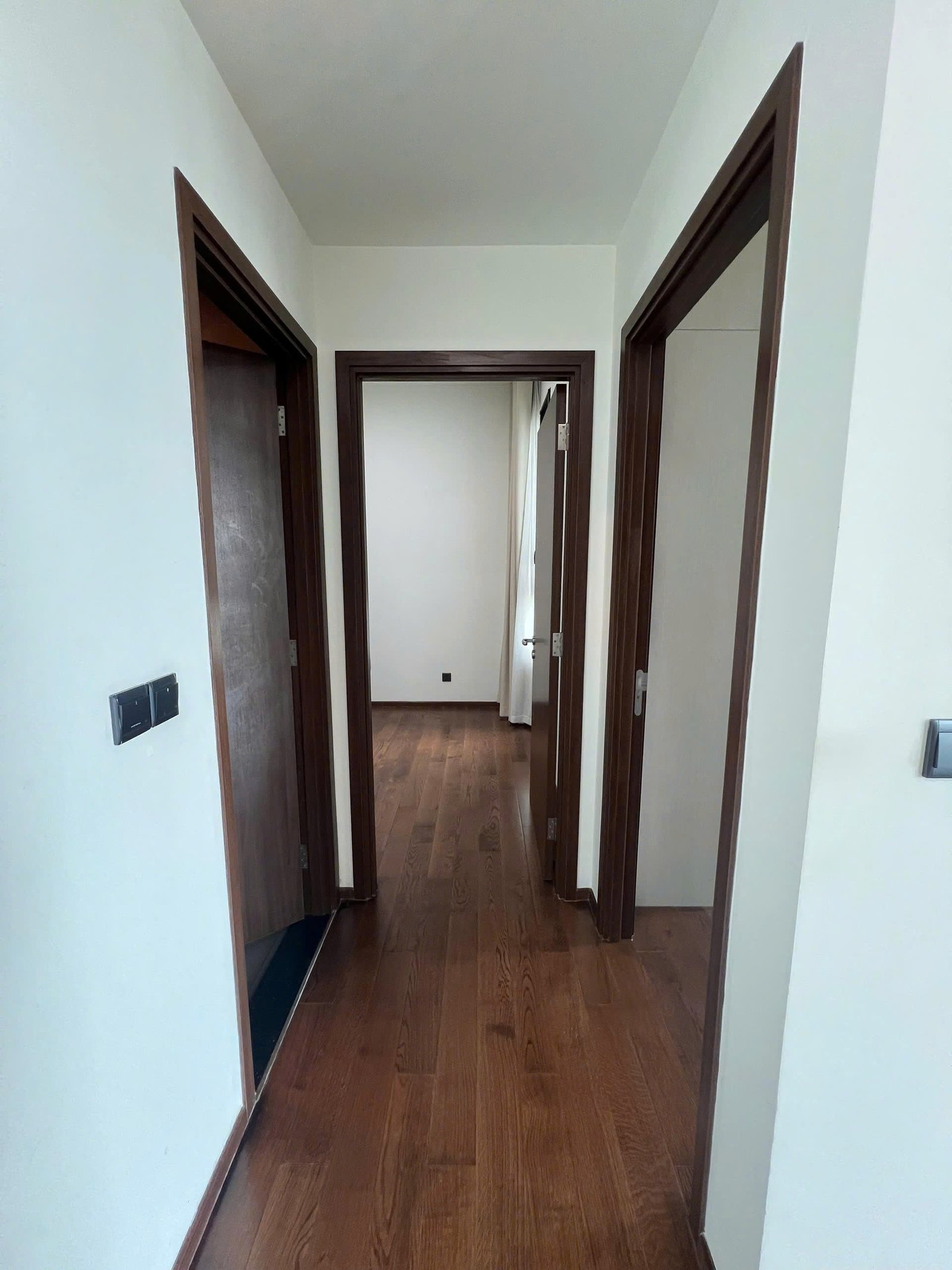 z7825358979384_49cc329244d2e2097c057be8c65b319c D’edge Thảo Điền / 3BR / $2,220
