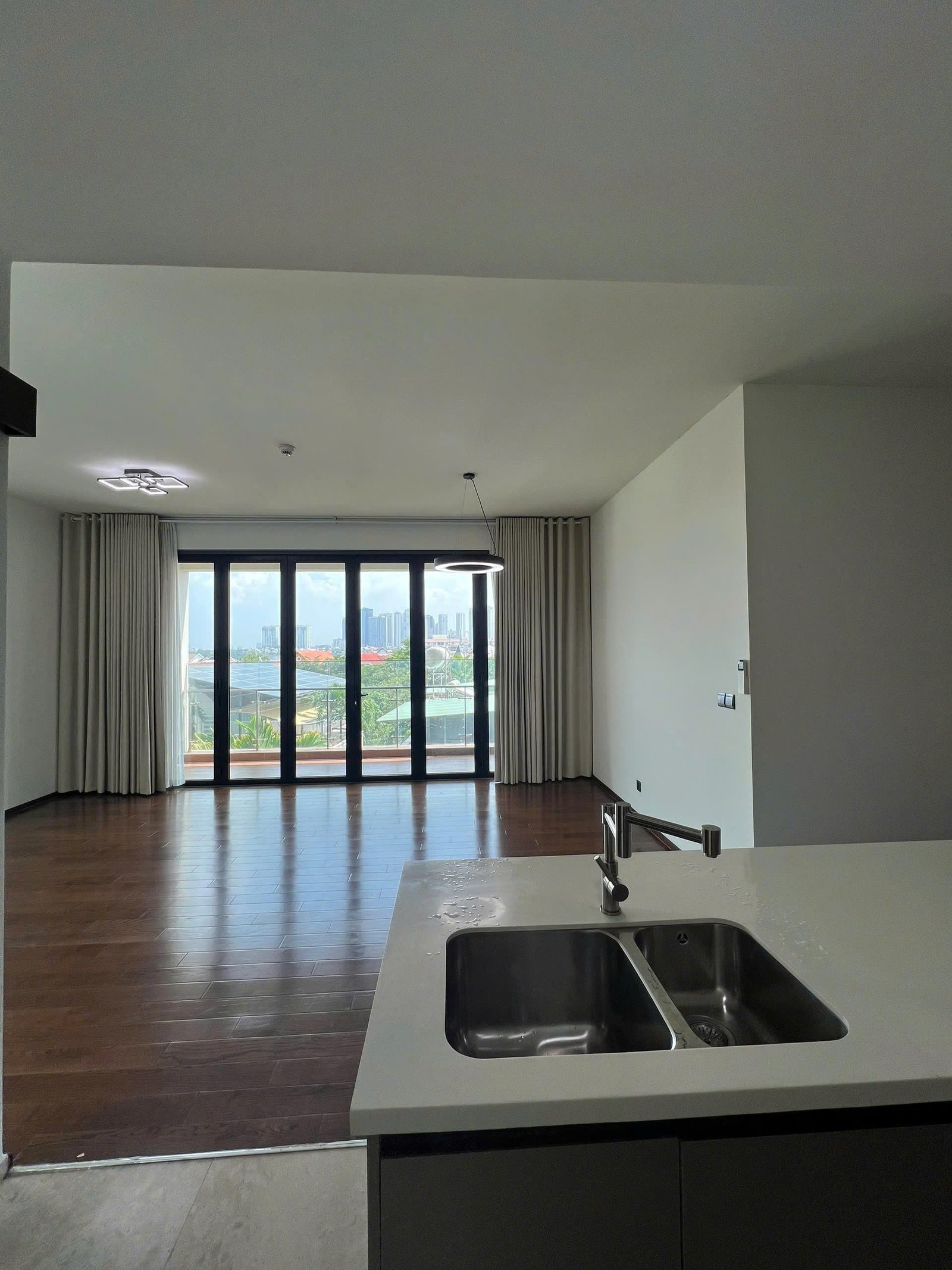 z7825359396941_b230d4da5b8ff6870947cbd2cad492d2 D’edge Thảo Điền / 3BR / $2,220