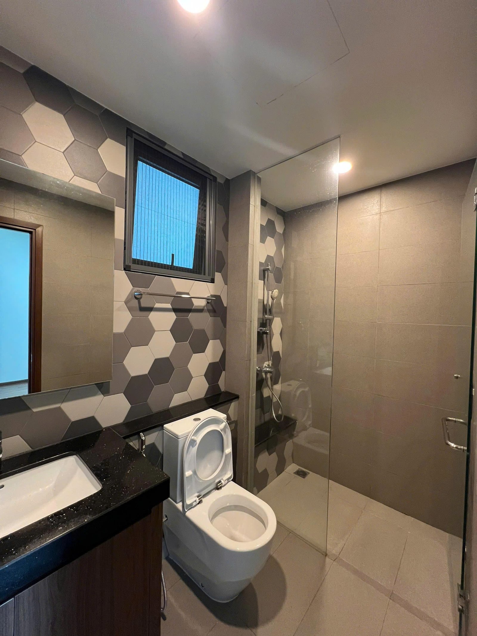 z7825359869779_0197ffab89a1fdc77914650359908759 D’edge Thảo Điền / 3BR / $2,220