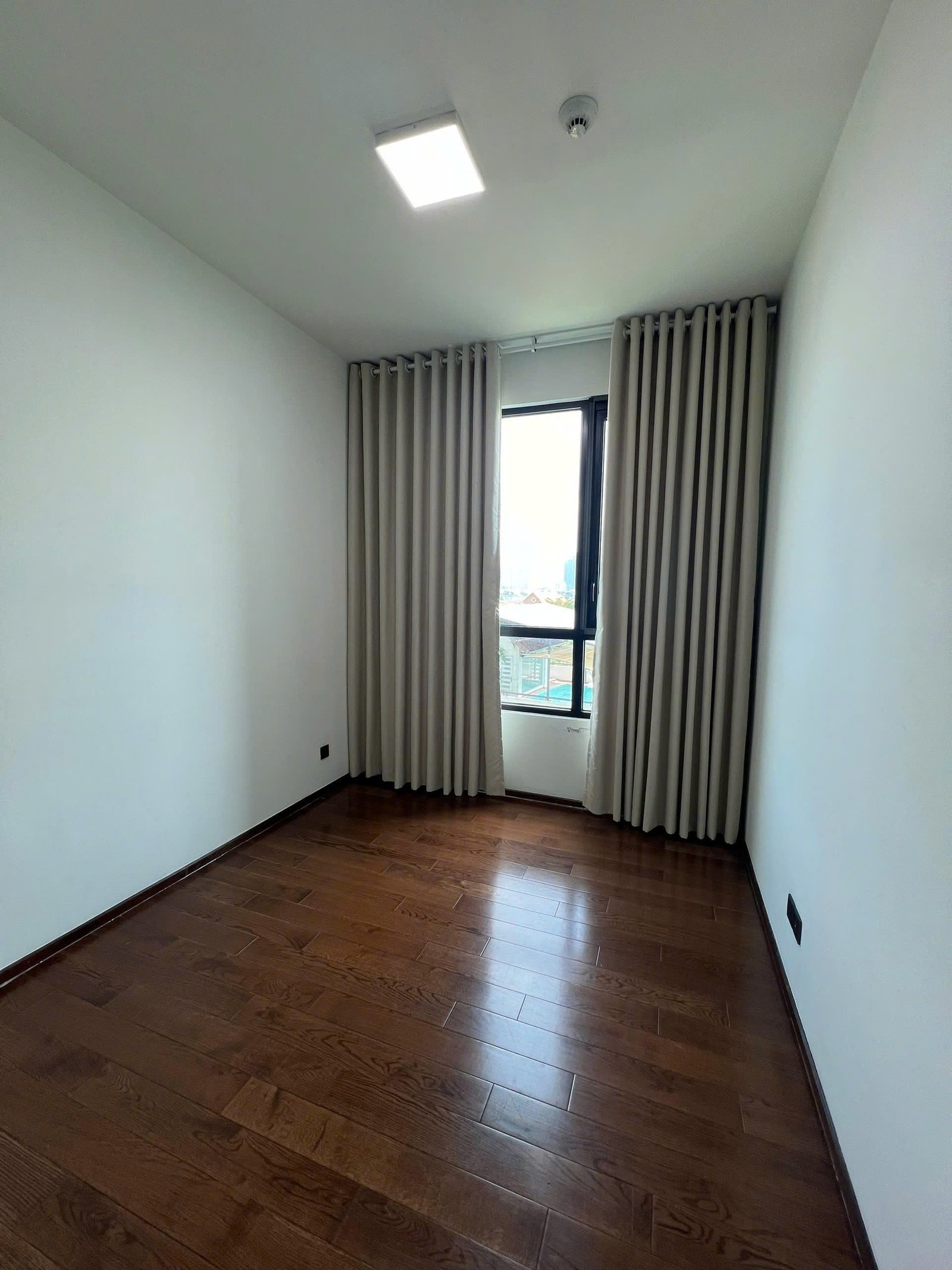 z7825359963266_ada37baf012e751264556620ae33d595 D’edge Thảo Điền / 3BR / $2,220
