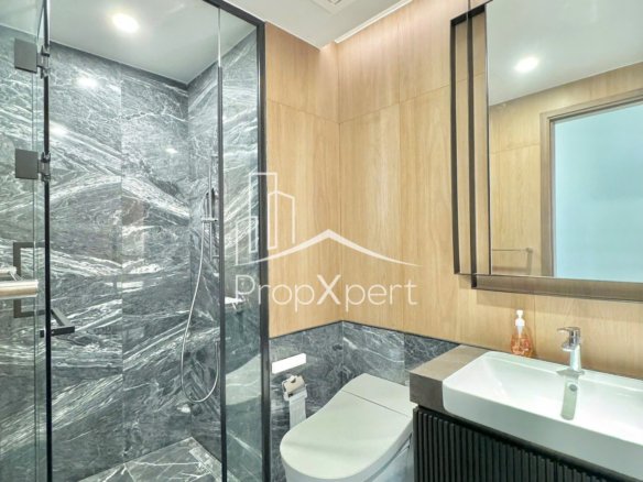 Lumiere Riverside / 2BR / $1,065