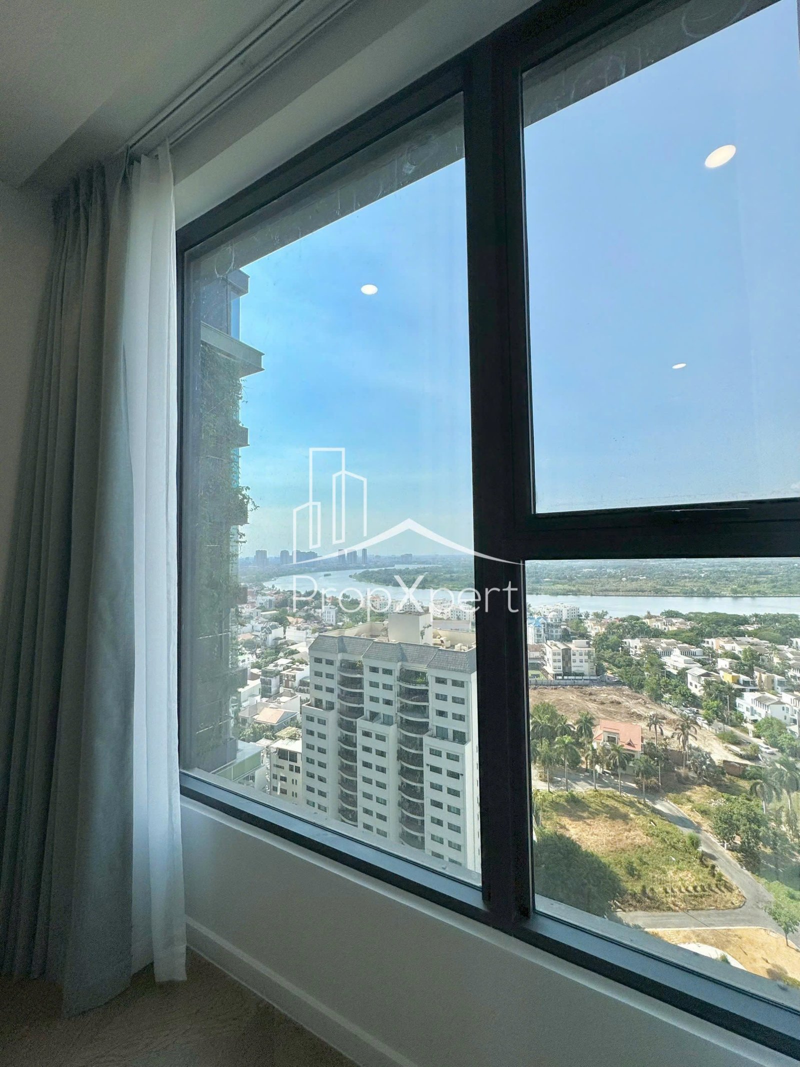 Lumiere Riverside / 2BR / $1,065