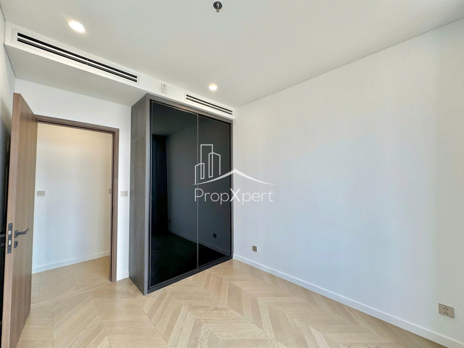 Lumiere Riverside / 2BR / $1,065