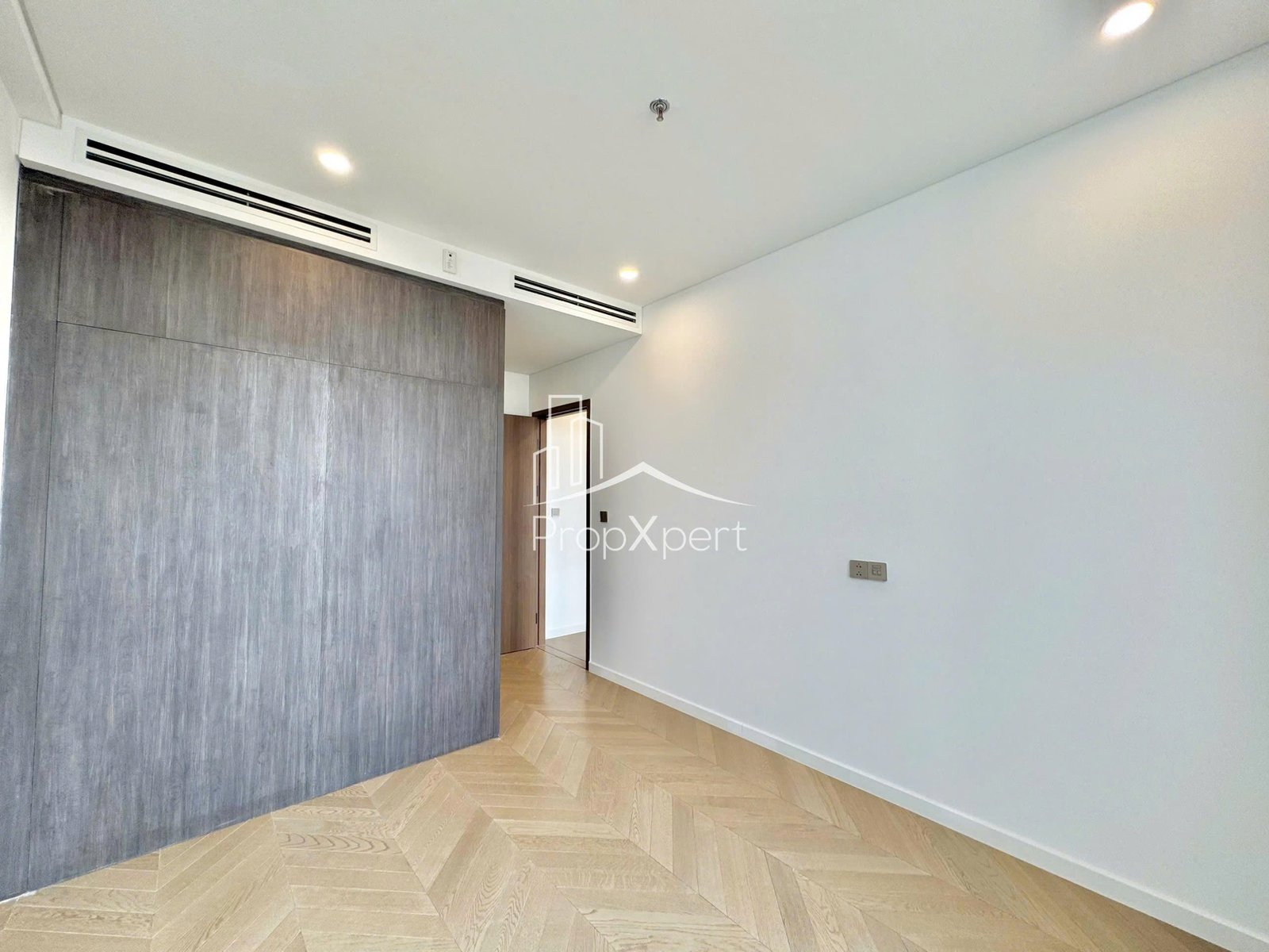 Lumiere Riverside / 2BR / $1,065