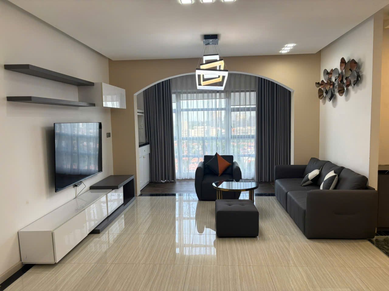 Happy Valley / 3BR / $1,520