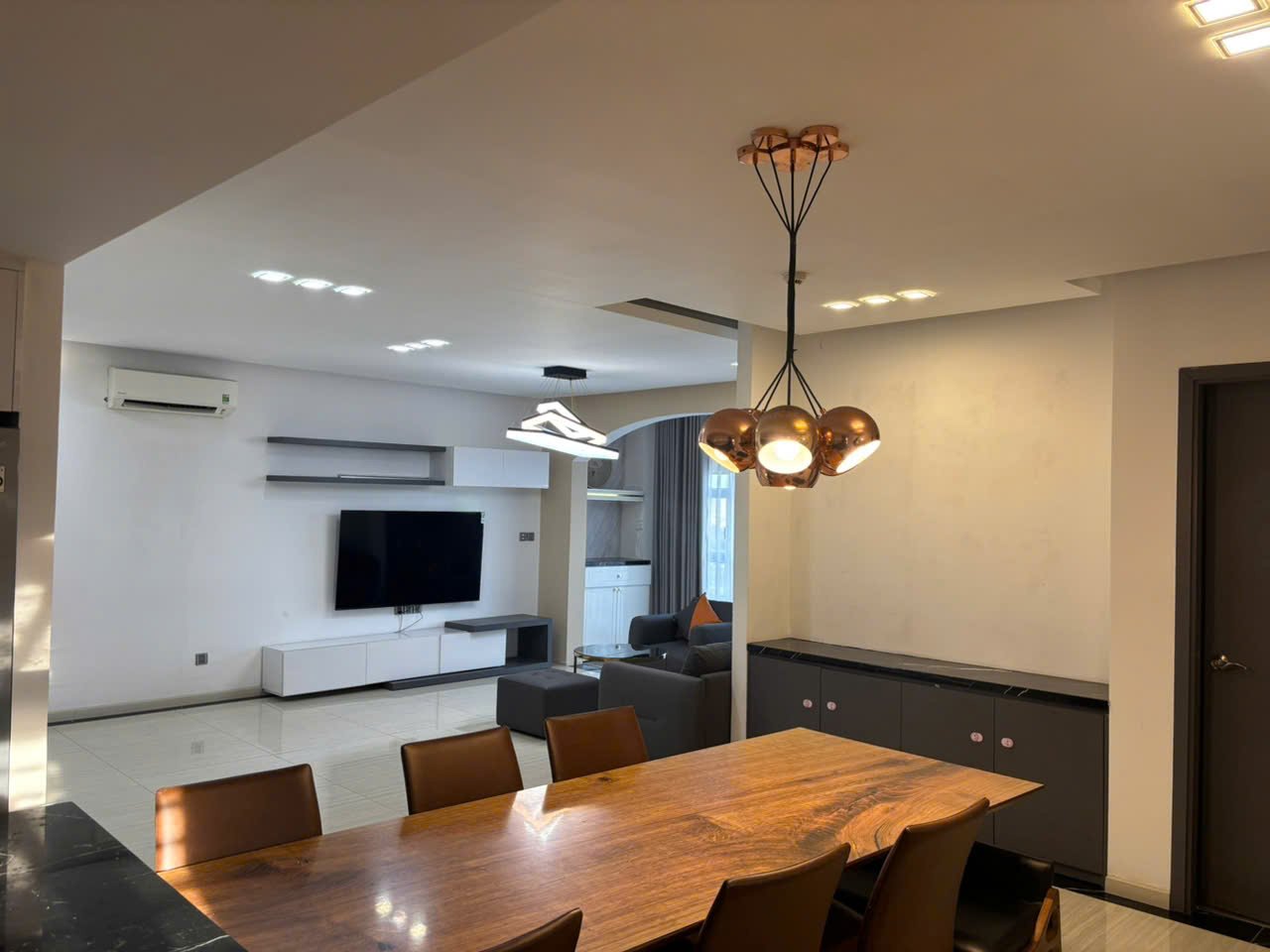 Happy Valley / 3BR / $1,520