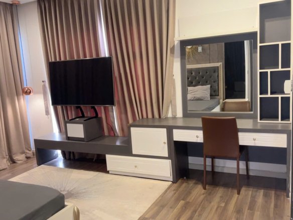 Happy Valley / 3BR / $1,520