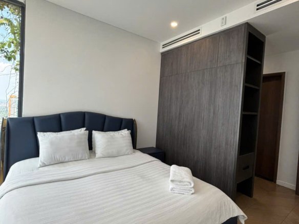 Lumiere Riverside / 3BR / $1,975