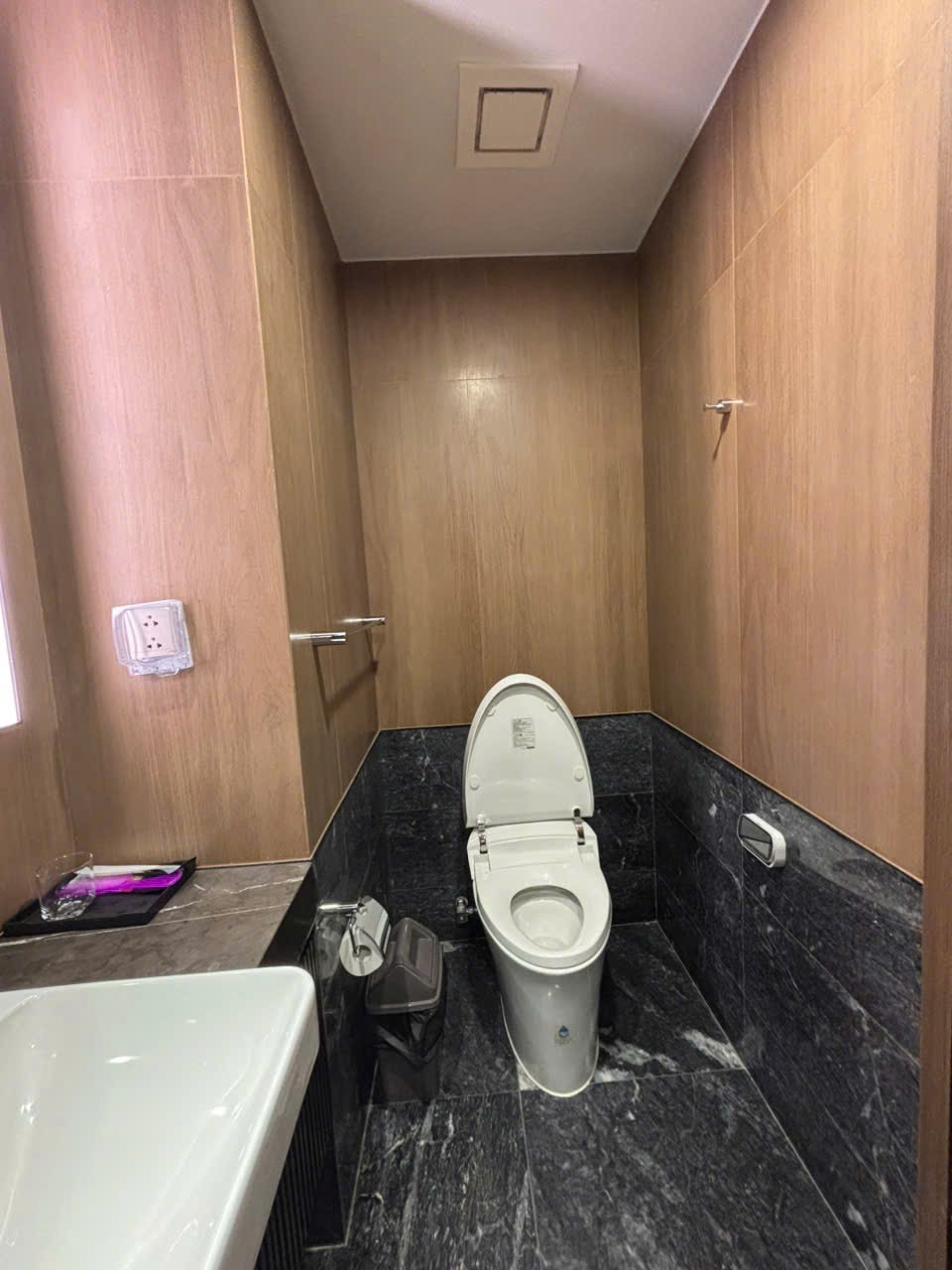 z7839152049614_74d52f4b618ef36363a43d06b4b3d274 Lumiere Riverside / 3BR / $1,975