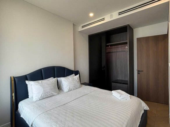 Lumiere Riverside / 3BR / $1,975