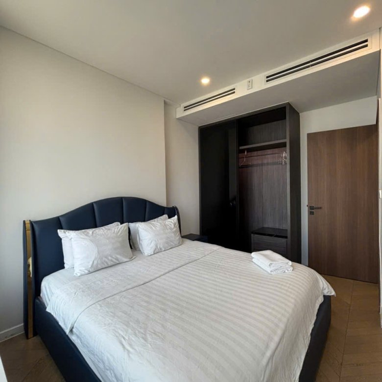 Lumiere Riverside / 3BR / $1,975