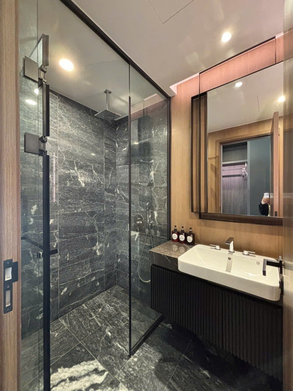 z7839152116638_22f7a44ef7825b9c2622a542f3fbae0e Lumiere Riverside / 3BR / $1,975