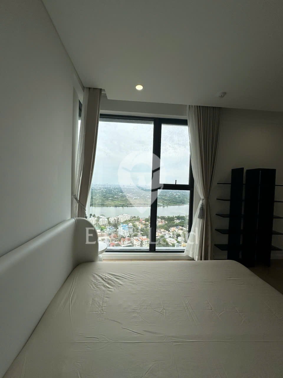 Lumiere Riverside / 3BR / $1,900