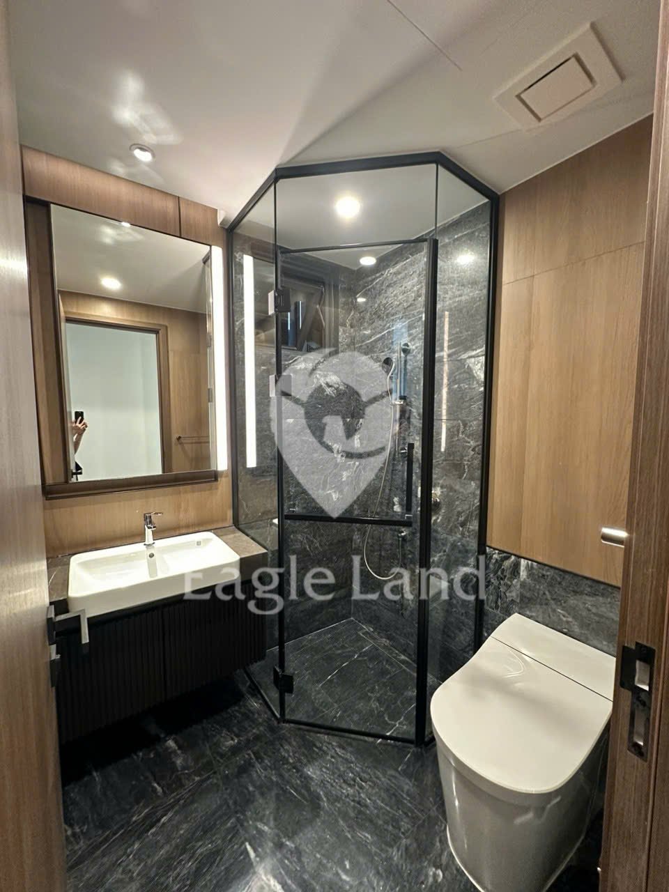 Lumiere Riverside / 3BR / $1,900