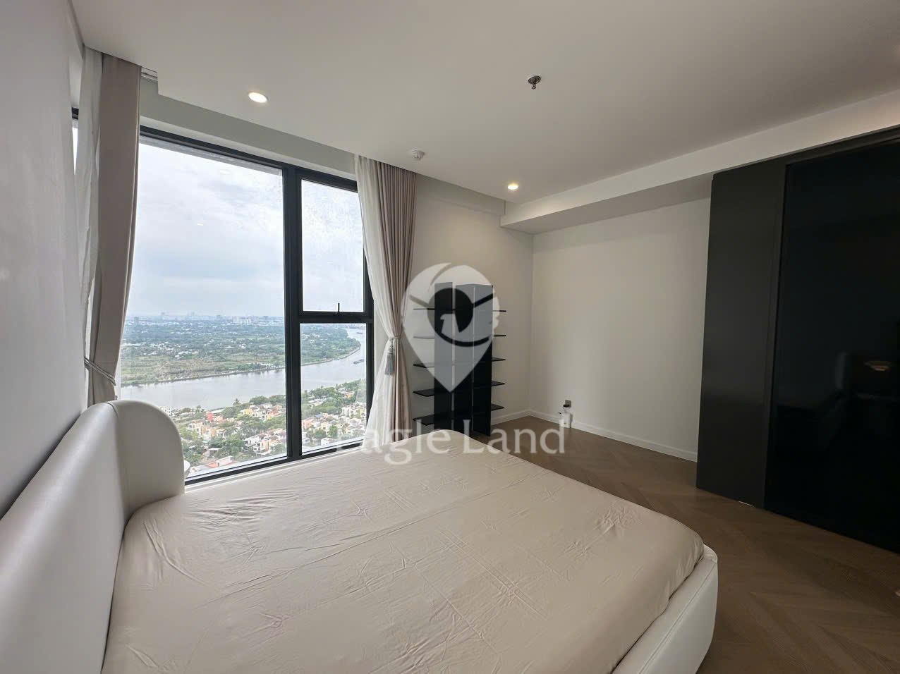 Lumiere Riverside / 3BR / $1,900