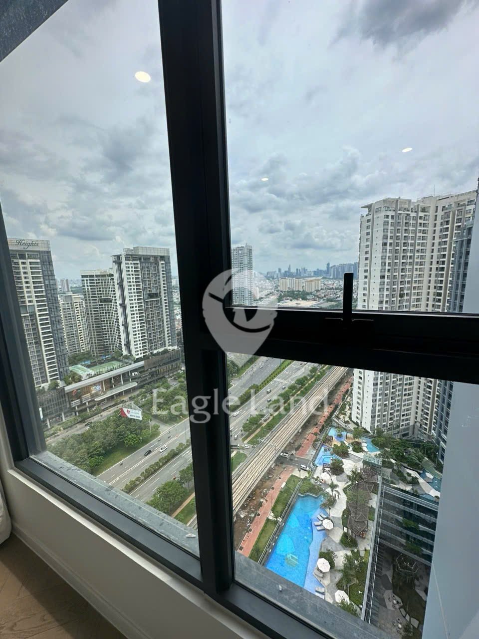 Lumiere Riverside / 3BR / $1,900