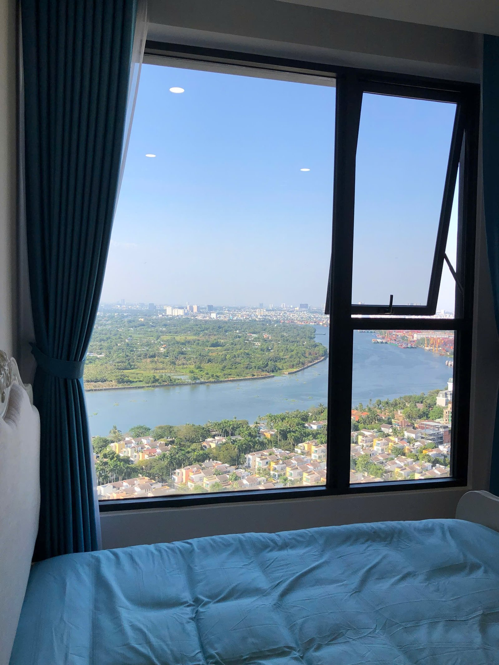 z7839175559164_9ff506809dc377d0f1e1ce9a1211d35a Lumiere Riverside / 1BR / $1,140
