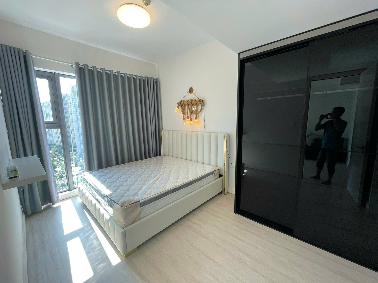 z7839232657276_0d6b782d88d570bb19e045d9fe4d8bcc Gateway Thao Đien / 1BR / $910
