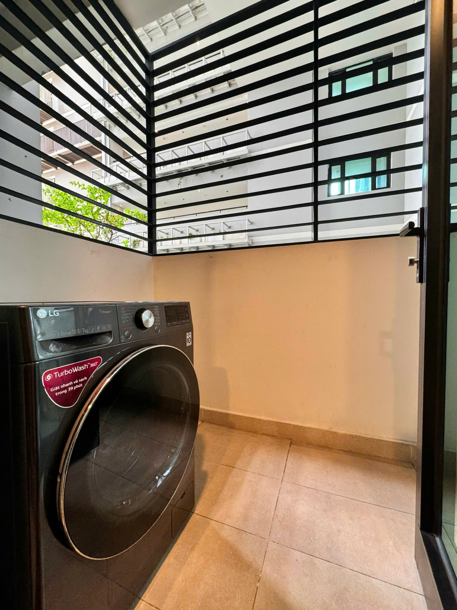 D’edge Thao Đien / 3BR / $3,040