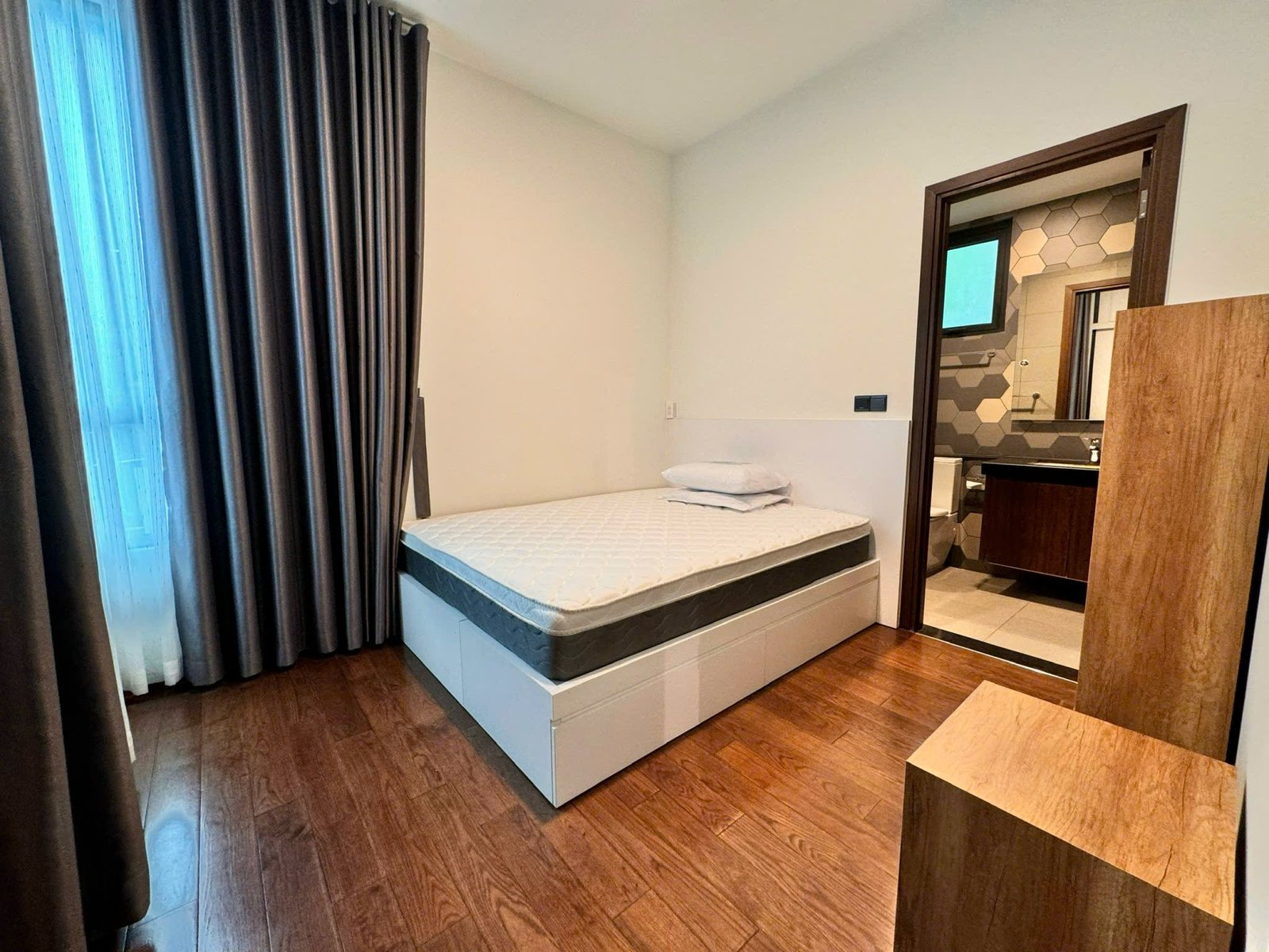 D’edge Thao Đien / 3BR / $3,040