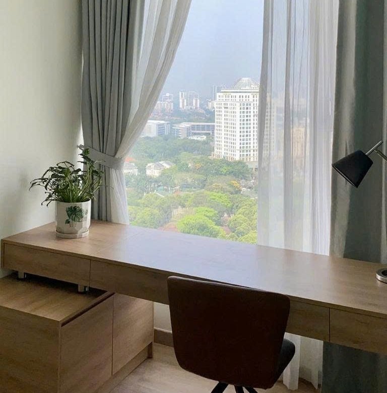 MIDTOWN / 3BR / $2,400