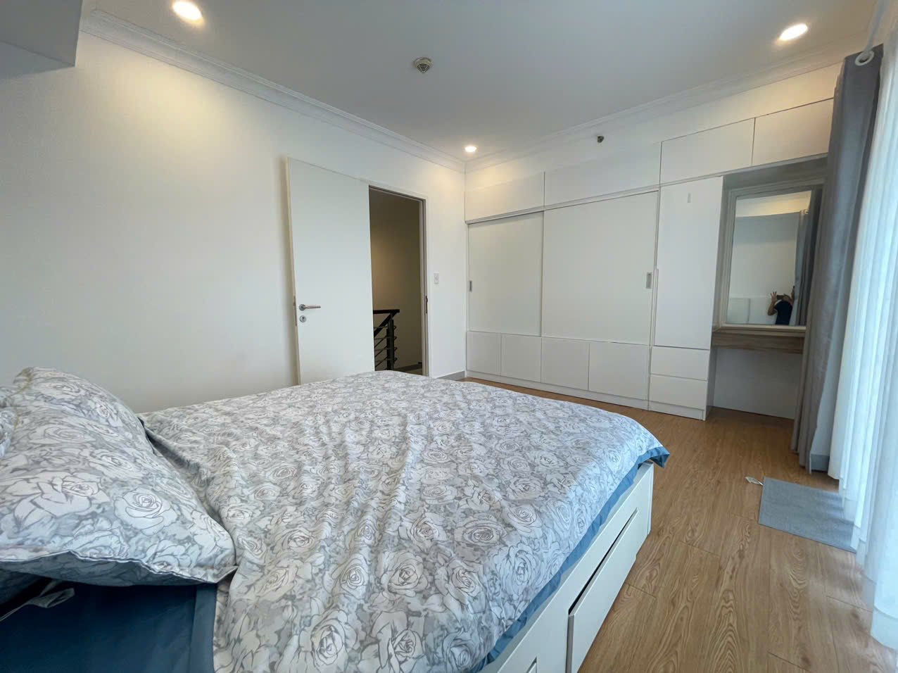 z7865958174095_29f98148424b7bae209b5d10cb934845 Masteri Thao Đien / 4BR / $2,500
